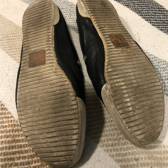 Women slip on leather black size 9 black Frye loafers. - Picture 7 of 7